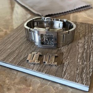 GUCCI S-STEEL SQUARE BLACK DIAL BRACELET WATCH